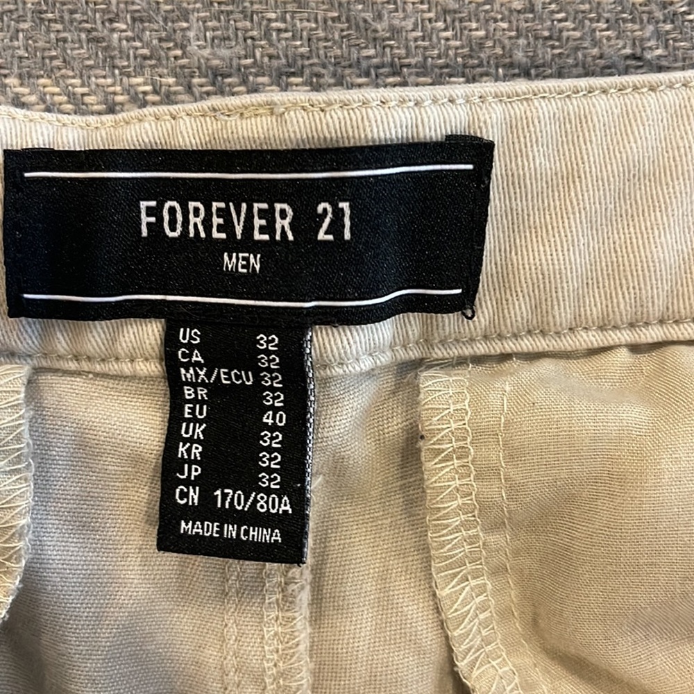 Men’s Forever 21 Pants - Picture 4 of 7